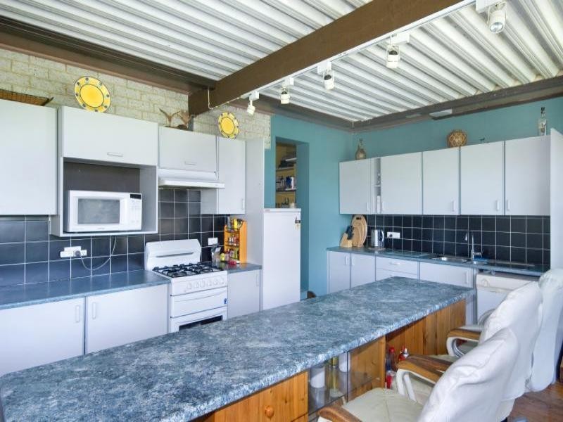 6 Ryton Close, Wyoming NSW 2250