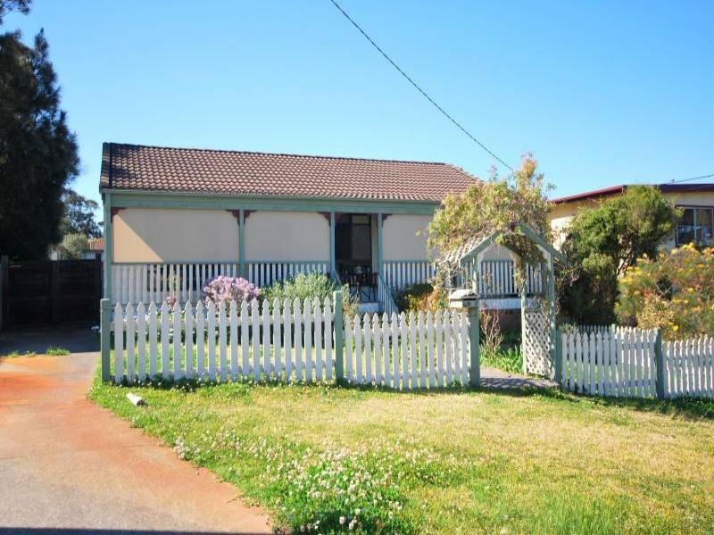 51 Taronga Avenue, San Remo NSW 2262