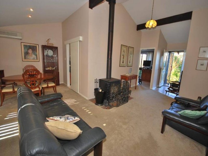 27 Georgia Avenue, Wyoming NSW 2250