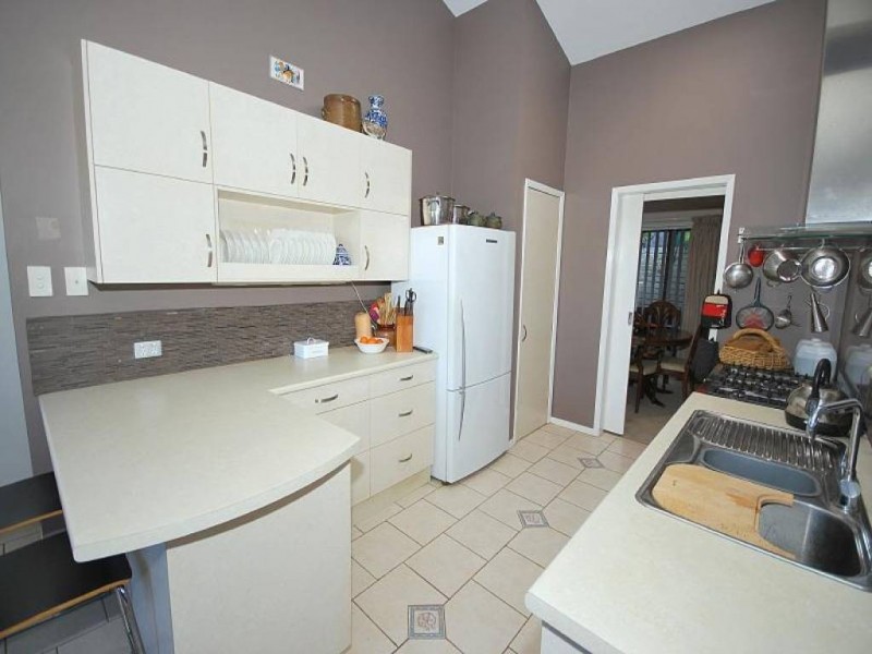 27 Georgia Avenue, Wyoming NSW 2250