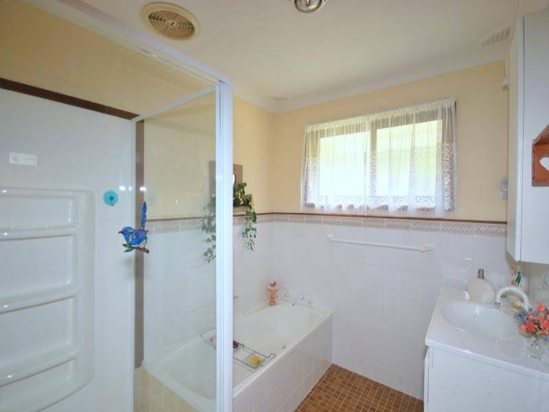 5 Pangari Close, Wyoming NSW 2250