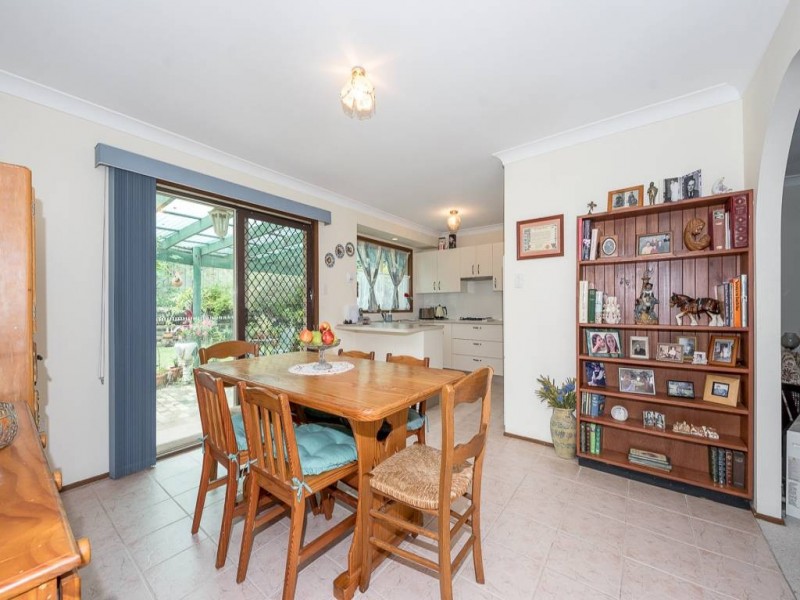 6 Childs Close, Green Point NSW 2251