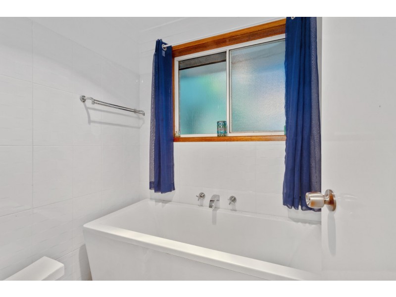 7 Coulter Road, Wyoming NSW 2250