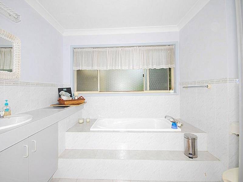 3 Gregory Street, Wyoming NSW 2250