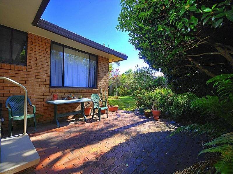 11 Booth Street, Wyoming NSW 2250