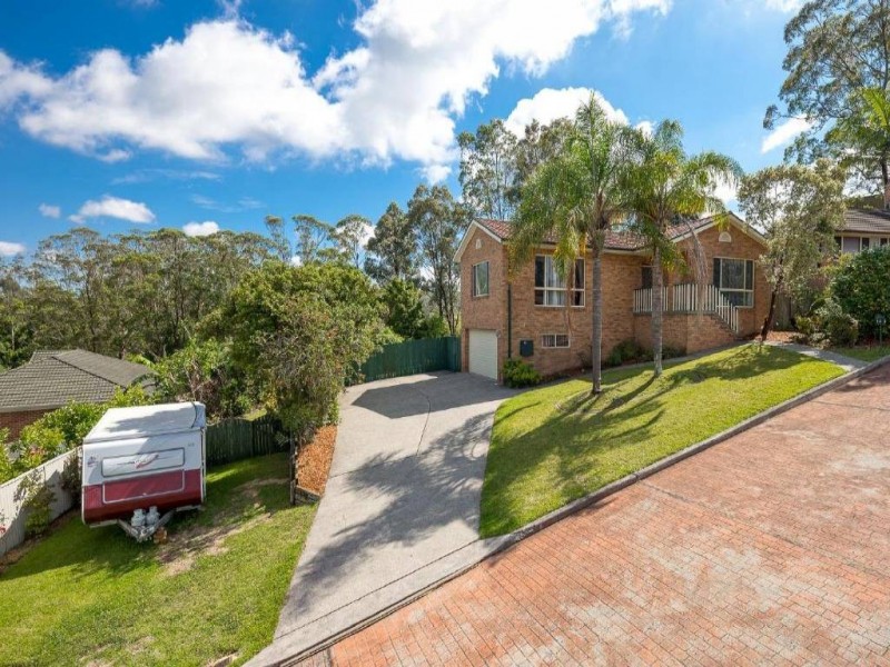 16 Woodbine Close, Lisarow NSW 2250