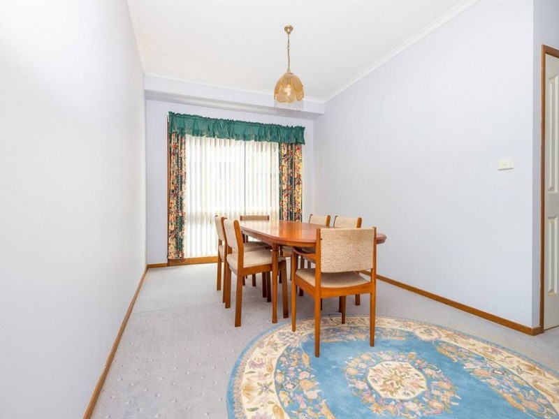 16 Woodbine Close, Lisarow NSW 2250