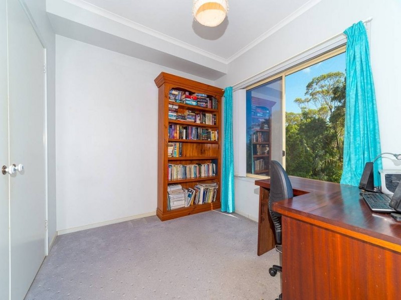16 Woodbine Close, Lisarow NSW 2250