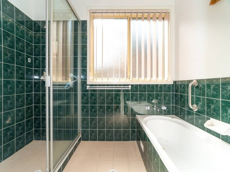 16 Woodbine Close, Lisarow NSW 2250