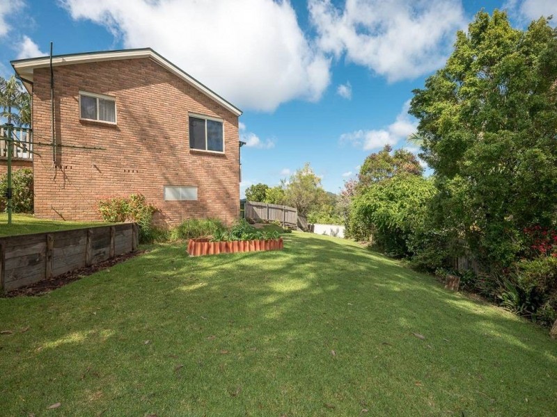 16 Woodbine Close, Lisarow NSW 2250