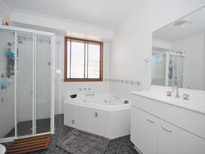 16 Dog Trap Road, Ourimbah NSW 2258