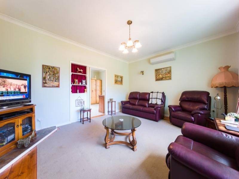 7 Lana Avenue, Wyoming NSW 2250