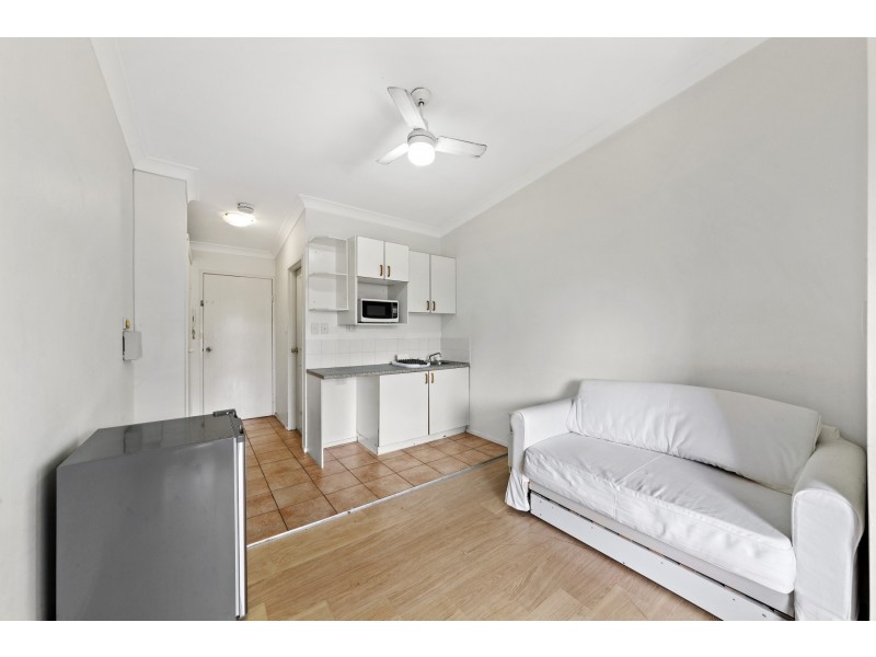 18/142 Faunce St, Gosford NSW 2250