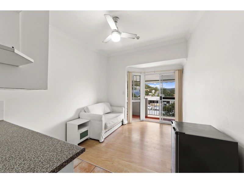 18/142 Faunce St, Gosford NSW 2250