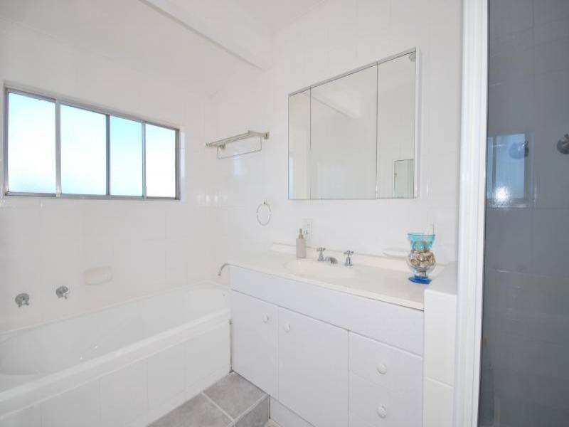 35 Mangrove Road, Narara NSW 2250