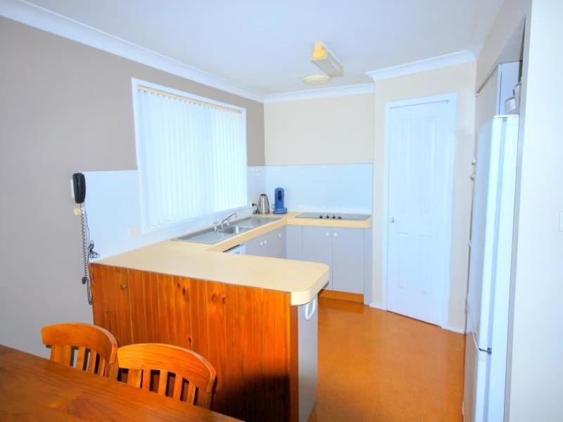 8 Larbonya Ave, Wyoming NSW 2250