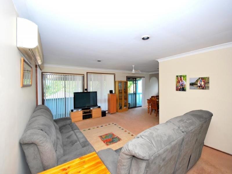 8 Larbonya Ave, Wyoming NSW 2250