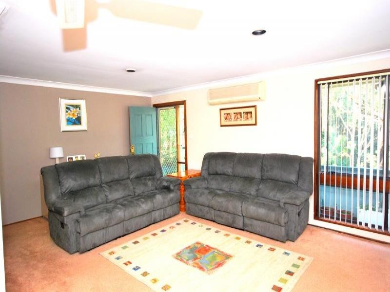 8 Larbonya Ave, Wyoming NSW 2250