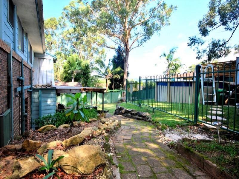 8 Larbonya Ave, Wyoming NSW 2250