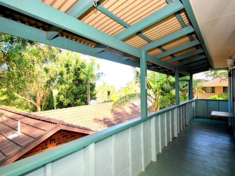8 Larbonya Ave, Wyoming NSW 2250