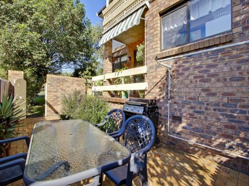 1/150 Albany Street, Point Frederick NSW 2250