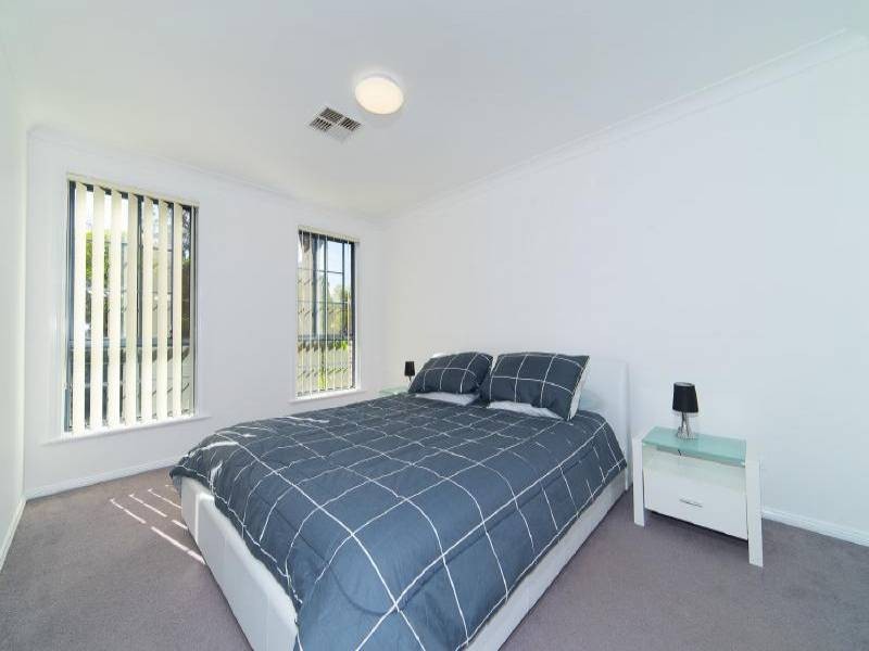 2 Rowena Road, Narara NSW 2250
