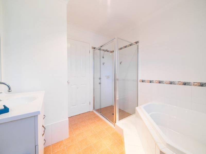 2 Rowena Road, Narara NSW 2250