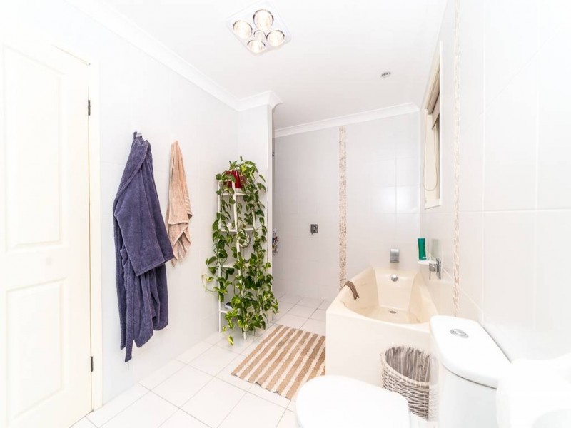 21a Joyce Avenue, Wyoming NSW 2250