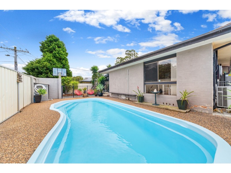 17 Fuchsia St, Wyoming NSW 2250