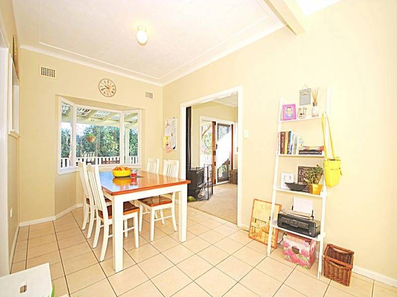 36 Orange Parade, Wyoming NSW 2250