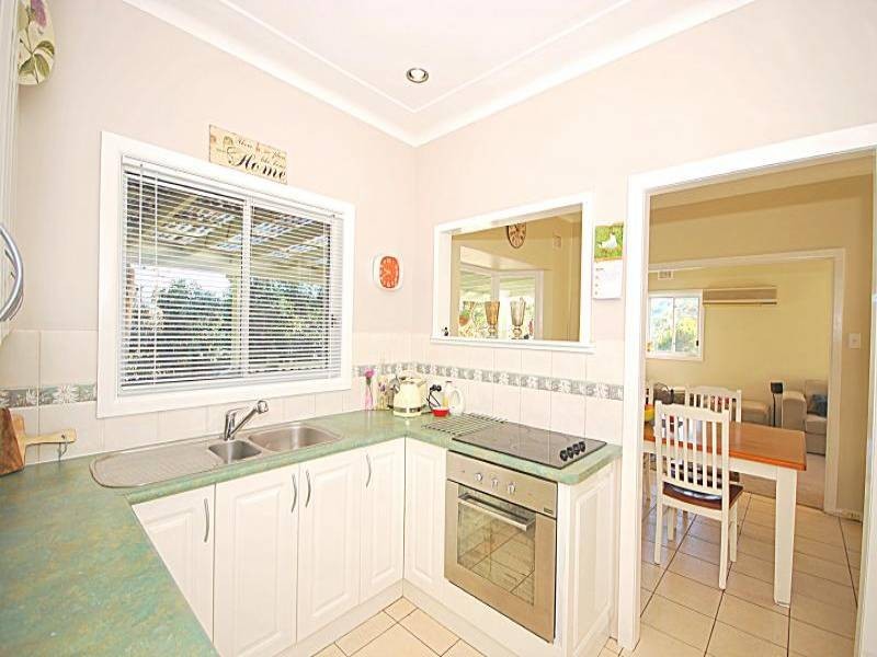 36 Orange Parade, Wyoming NSW 2250