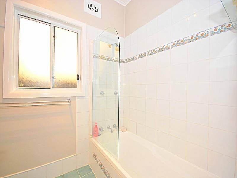 36 Orange Parade, Wyoming NSW 2250