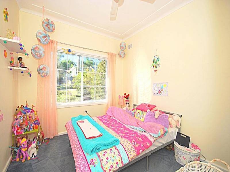 36 Orange Parade, Wyoming NSW 2250