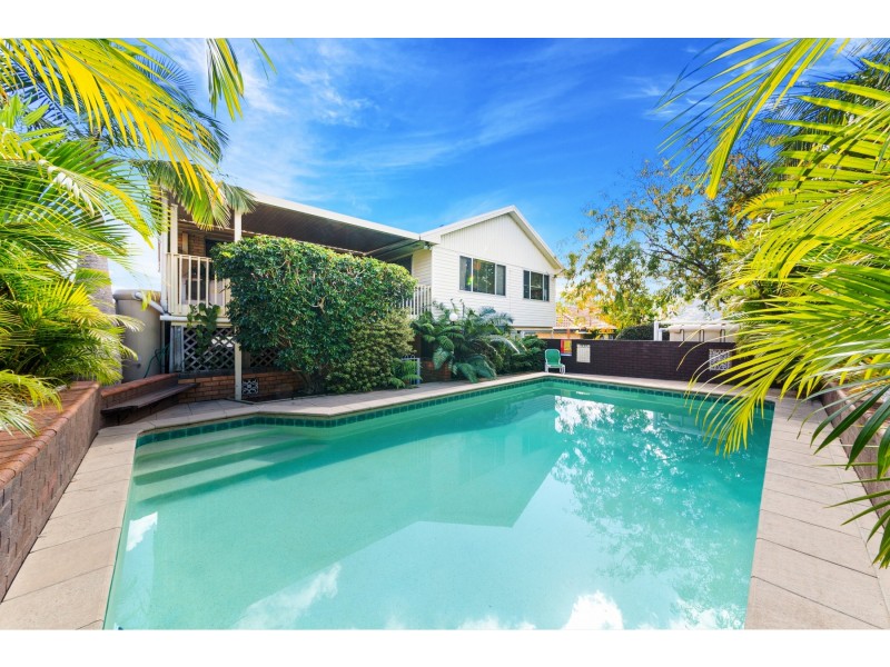 38 Maple Street, Wyoming NSW 2250