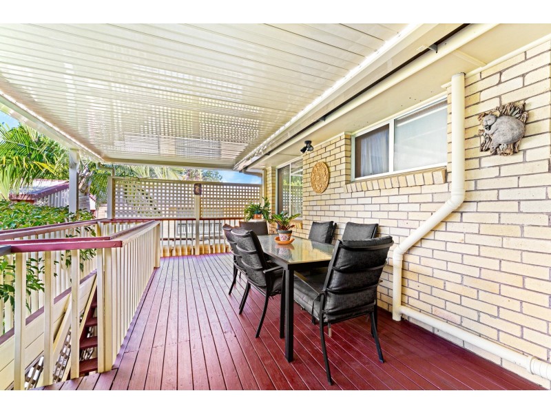 38 Maple Street, Wyoming NSW 2250