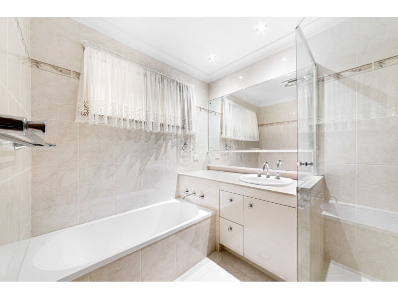 38 Maple Street, Wyoming NSW 2250