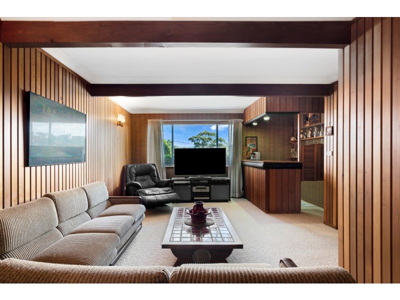 38 Maple Street, Wyoming NSW 2250