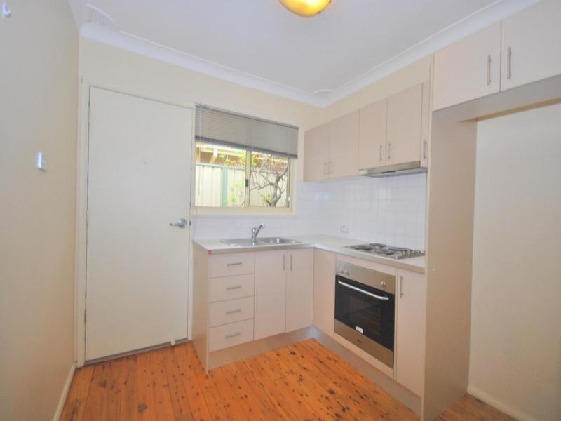 2/9 Lushington Street, East Gosford NSW 2250