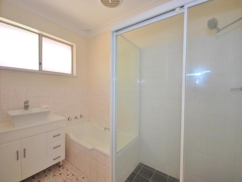 1 Maranoa Street, Wyoming NSW 2250