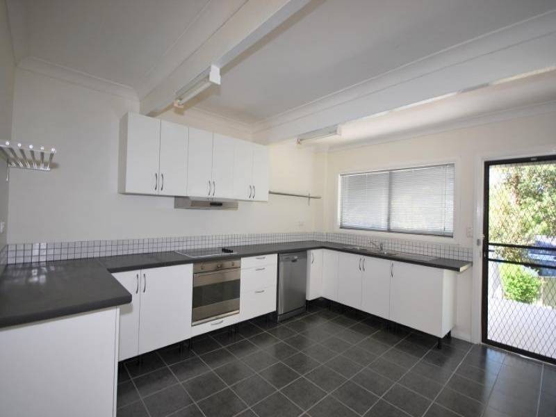 12 MacGregor Street, Wyoming NSW 2250