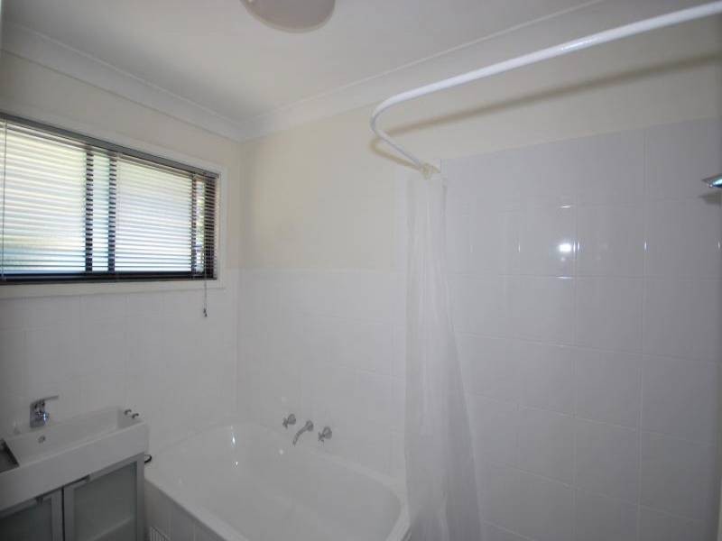 12 MacGregor Street, Wyoming NSW 2250