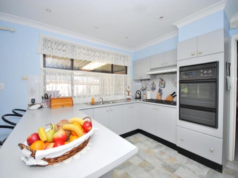 4 Banks Close, Kariong NSW 2250