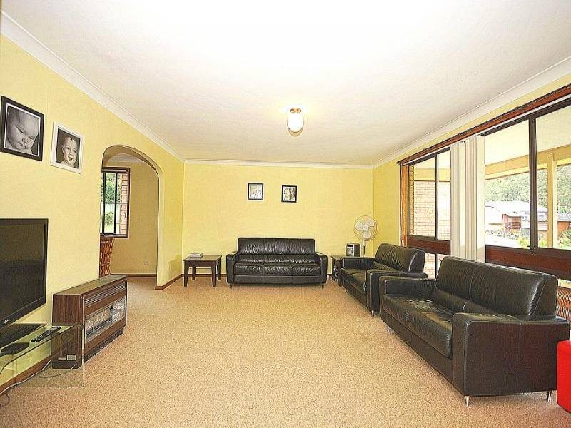 15 Lynnette Crescent, East Gosford NSW 2250