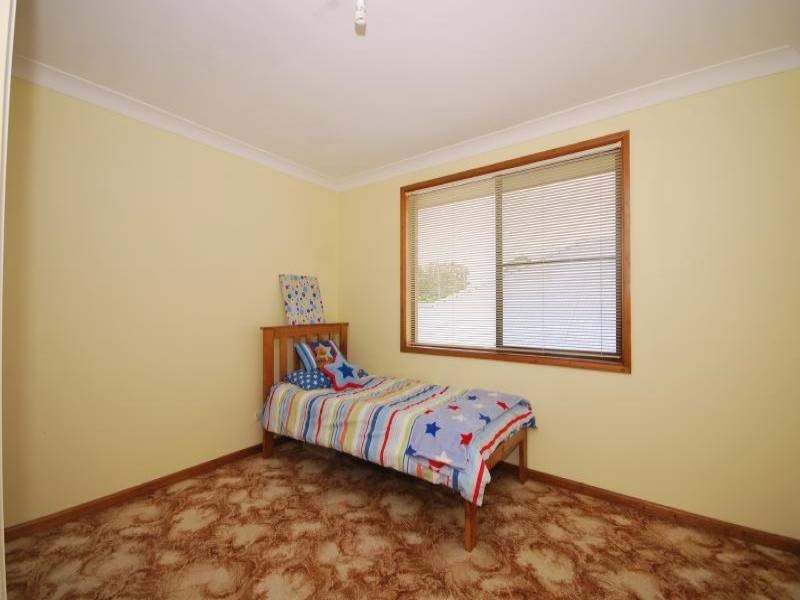 15 Lynnette Crescent, East Gosford NSW 2250