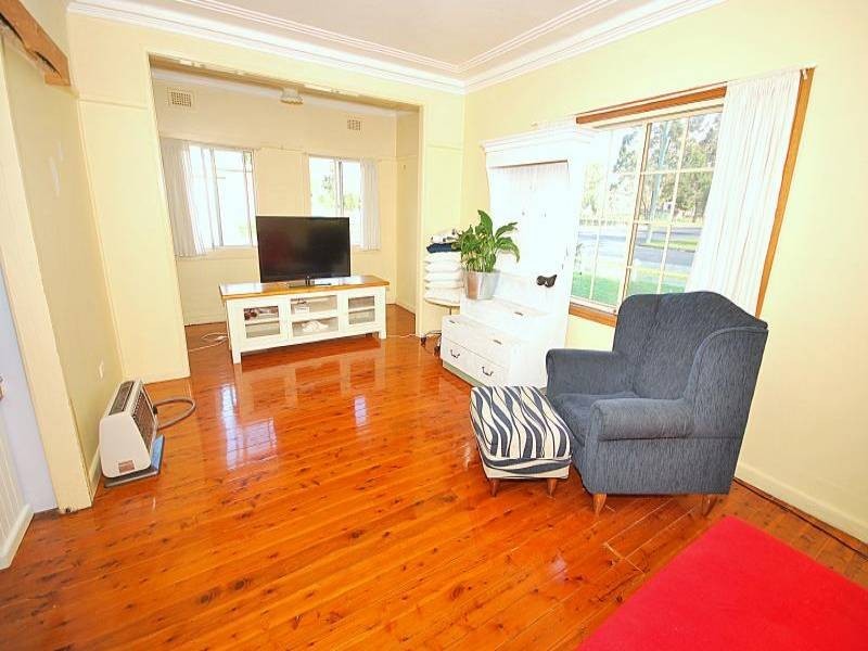 21 Waratah Street, East Gosford NSW 2250