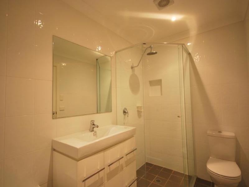 4F Gregory Street, Wyoming NSW 2250