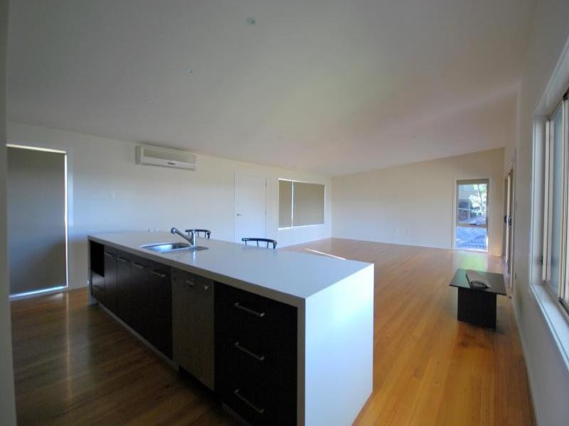 4F Gregory Street, Wyoming NSW 2250