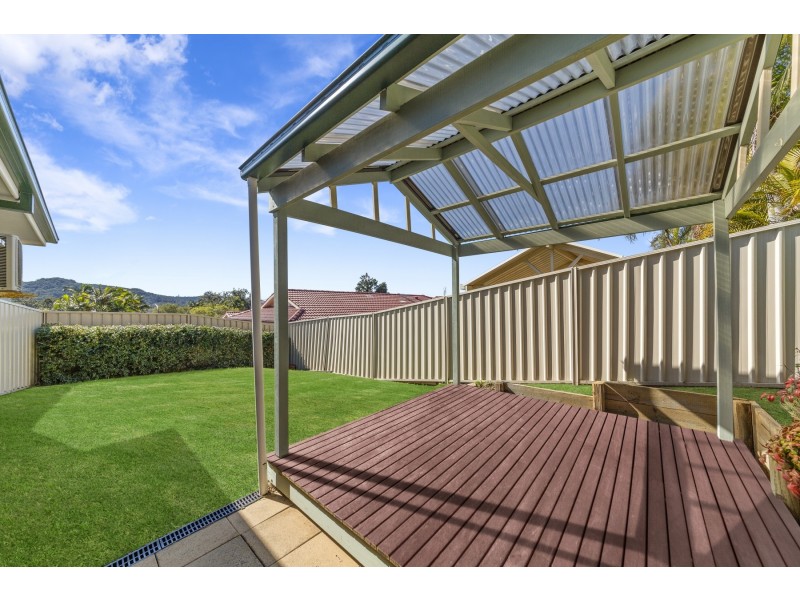 2/102 Coolawin Circle, Narara NSW 2250