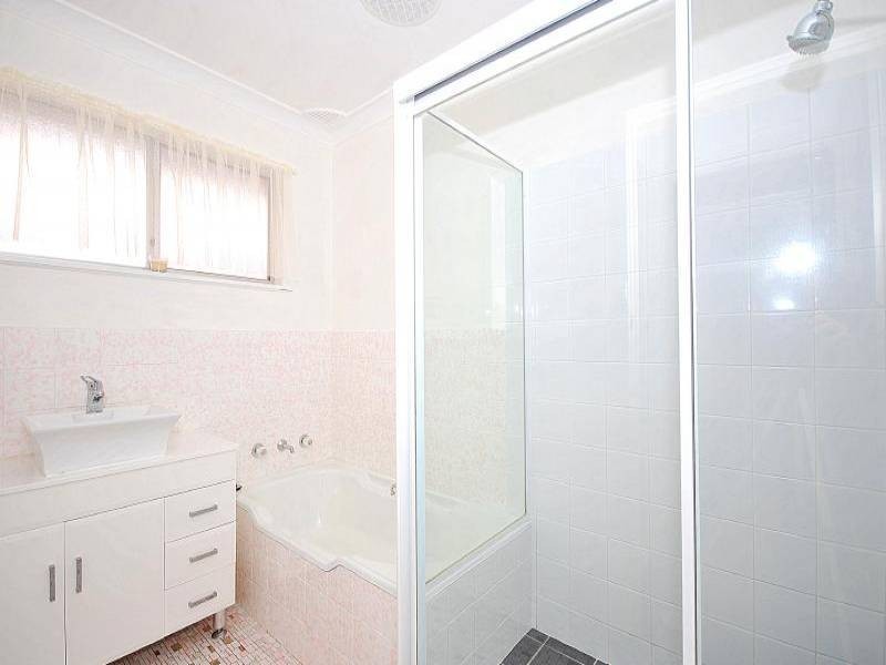 1 Maranoa Street, Wyoming NSW 2250