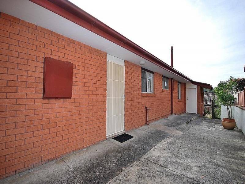 1 Maranoa Street, Wyoming NSW 2250